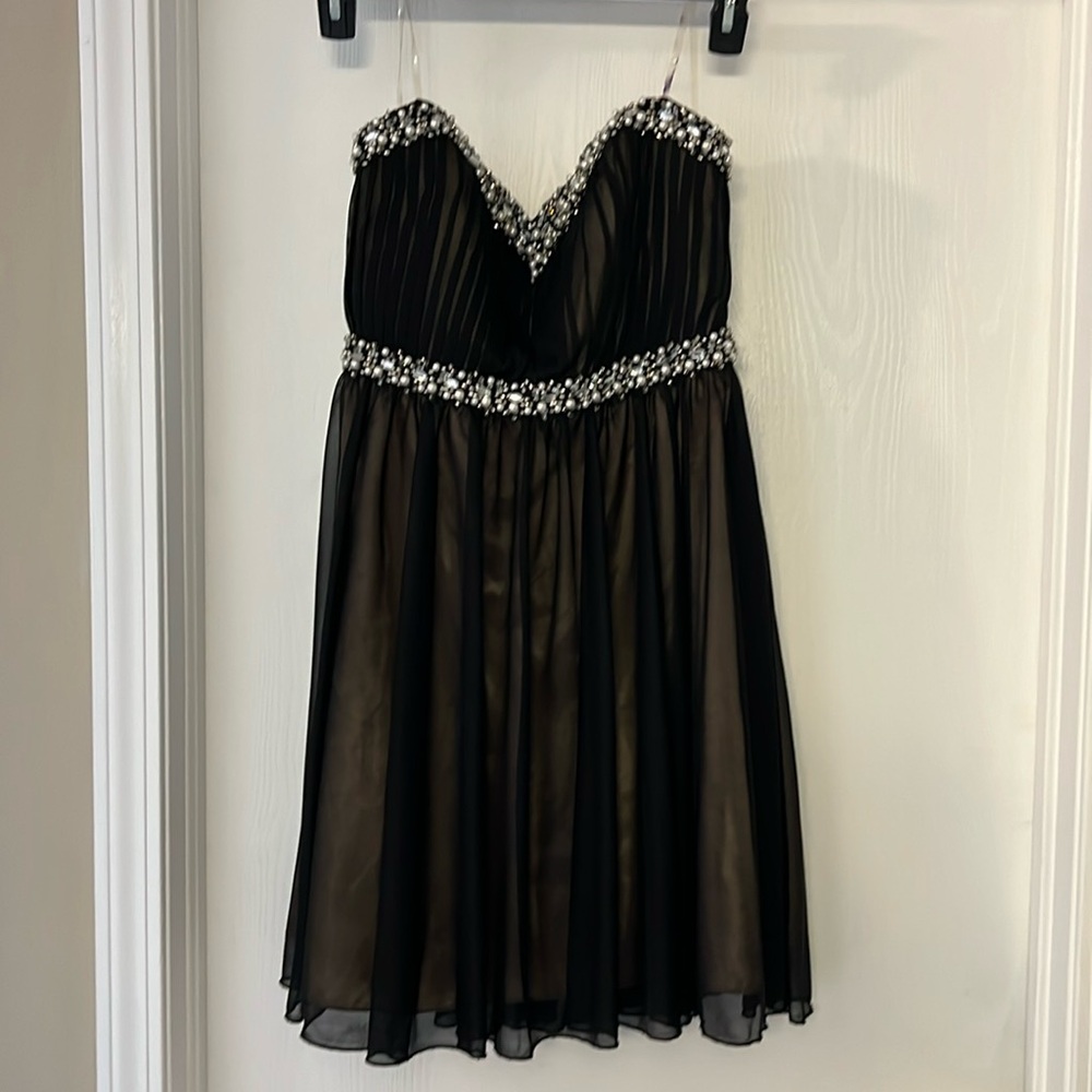 Black homecoming mini